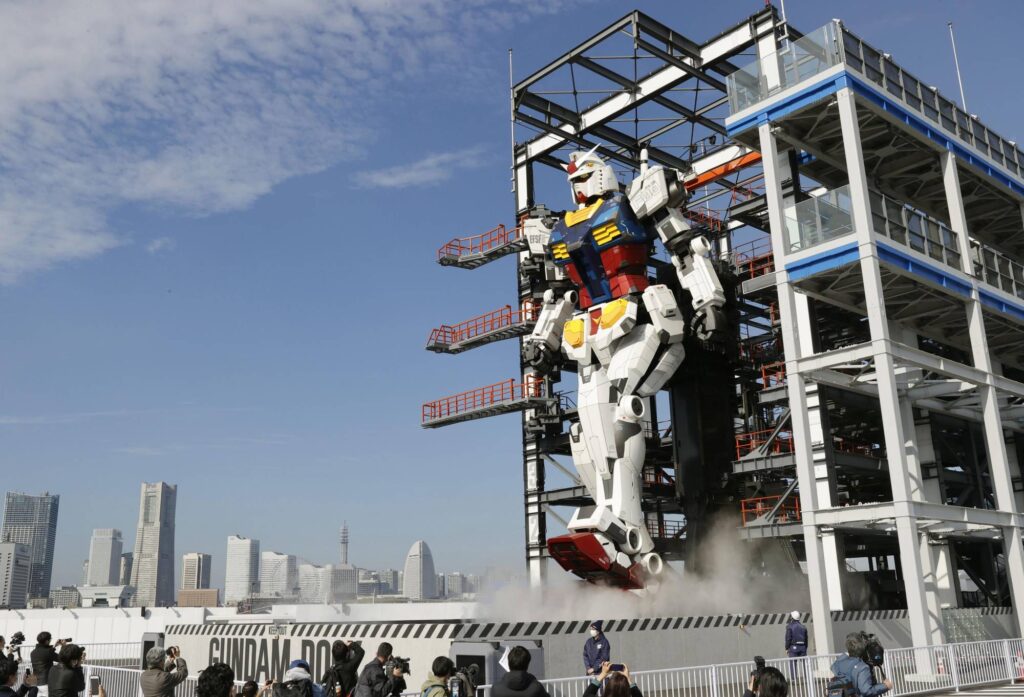 mô hình người máy Gundam khổng lồ